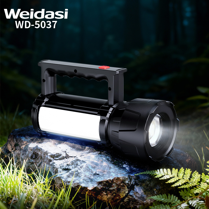 Portable Ultra-Bright High Power LED Searchlight Long Endurance Large Capacity Charging Strong Light