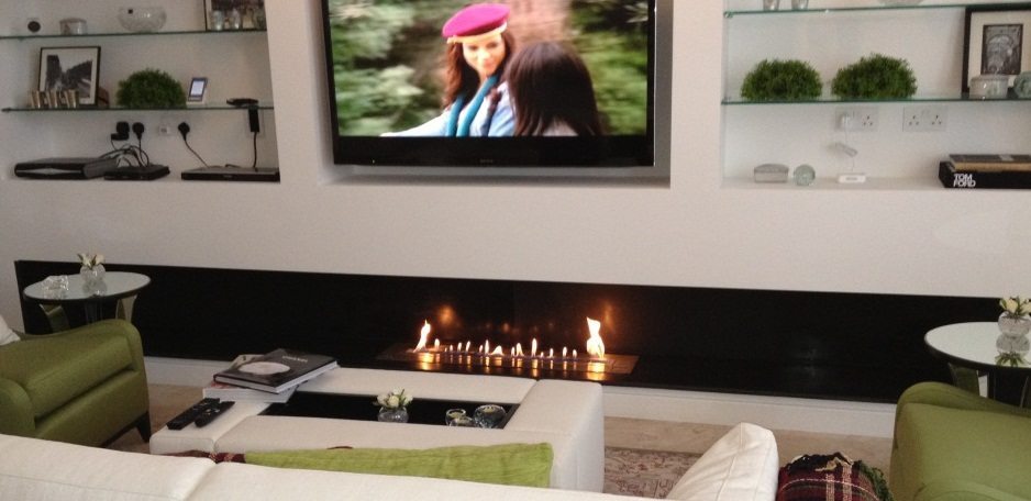 Recessed ethanol fireplace
