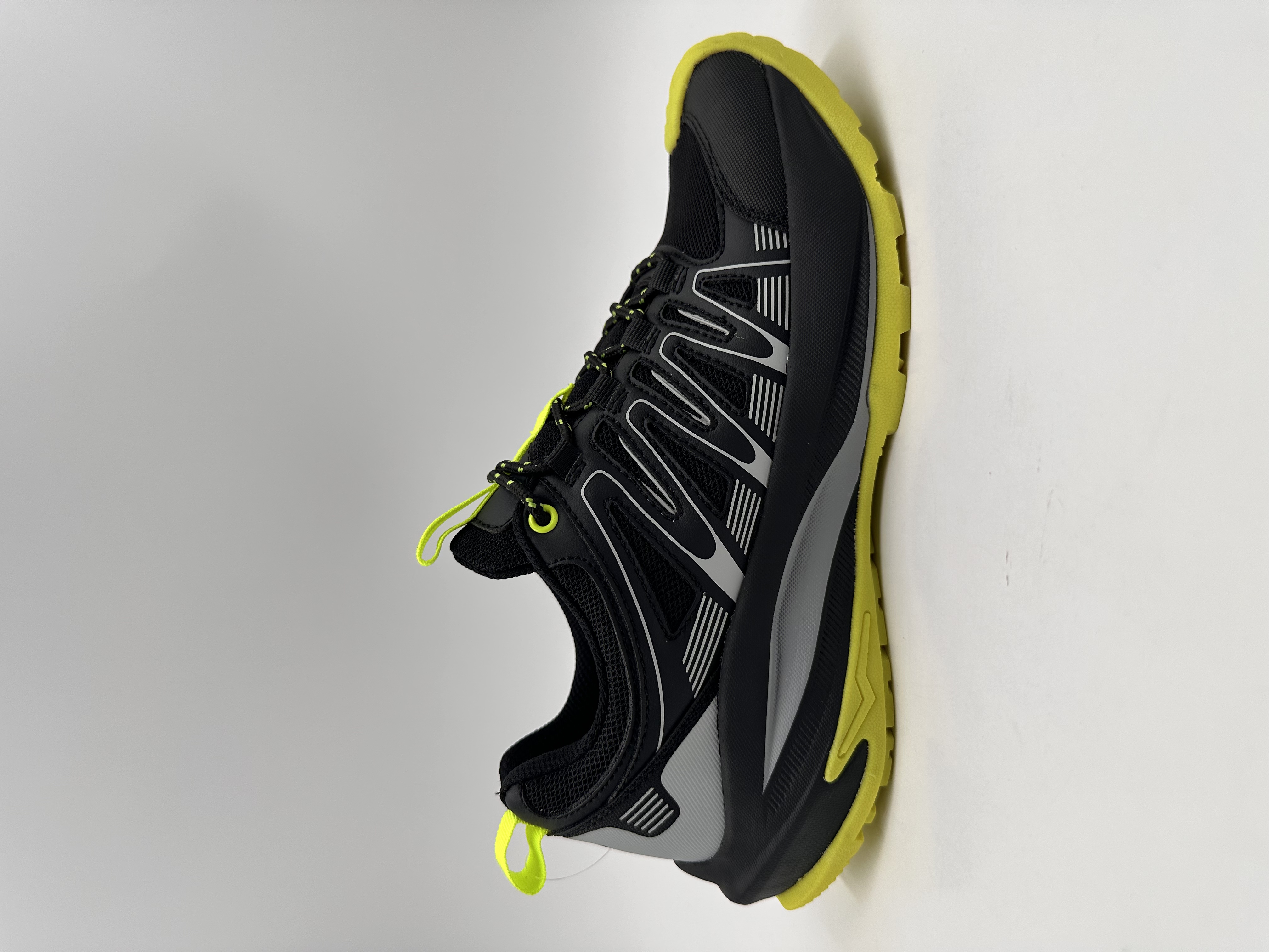 Outdoor shoes