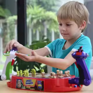 Disney Buzz Lightyear Star Battle Game Set Toy