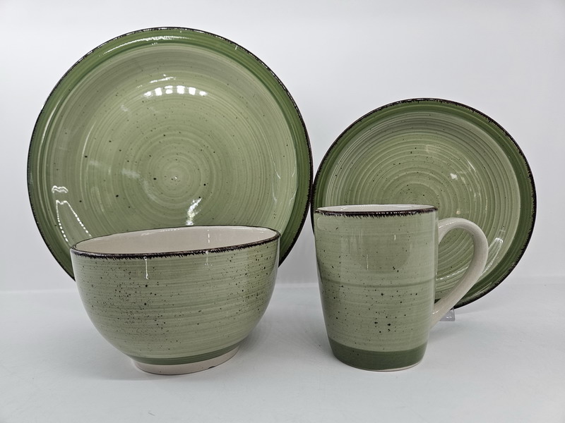 NEW 16pcs Stonewqare Handpainted Dinner Set With Golden Rim