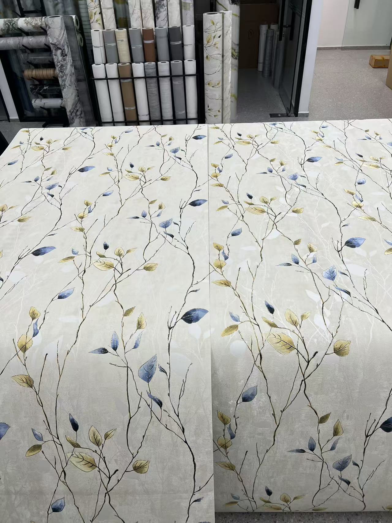 Deep-embossed wallpaper