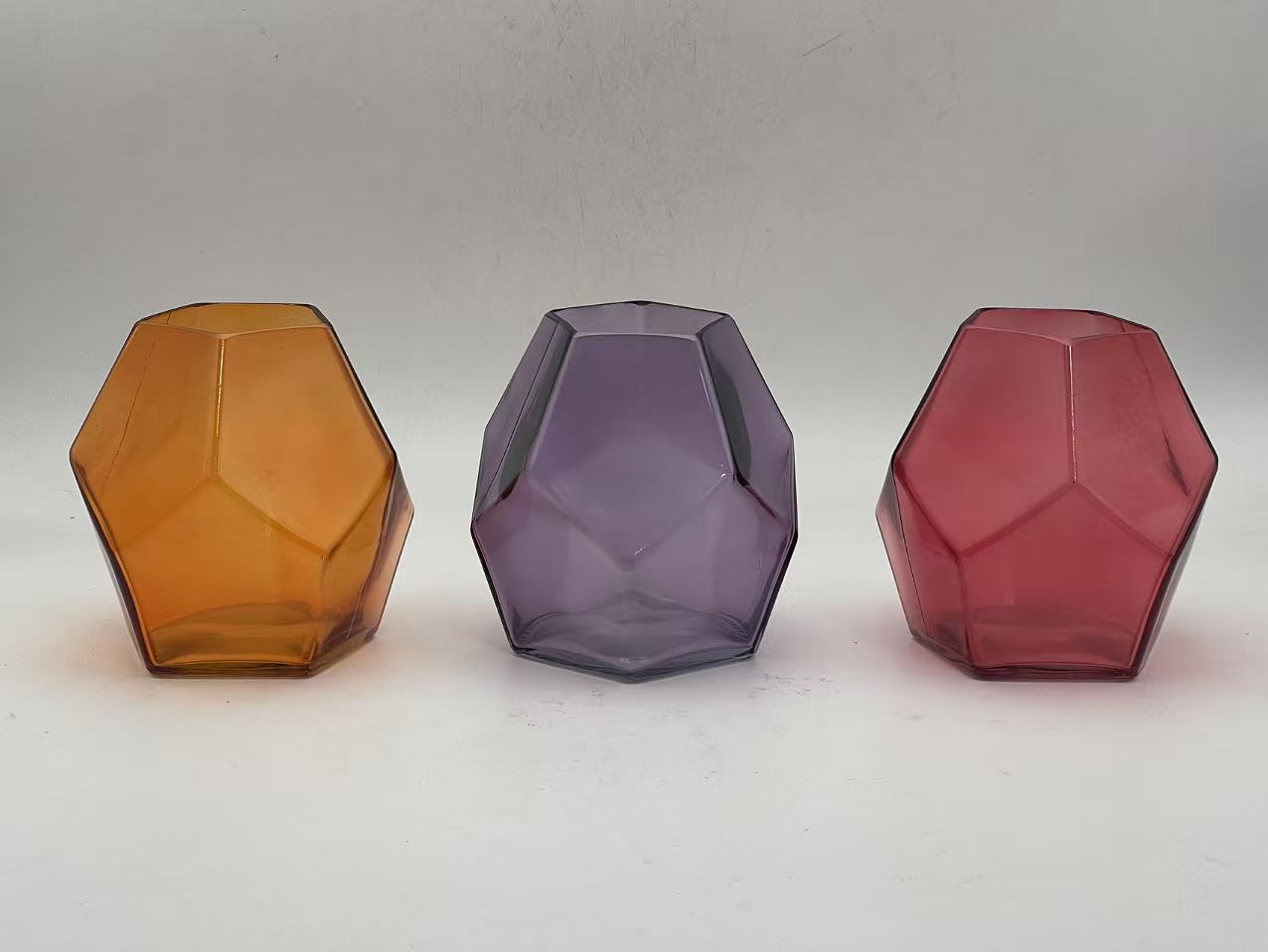 Polyhedral bottle
