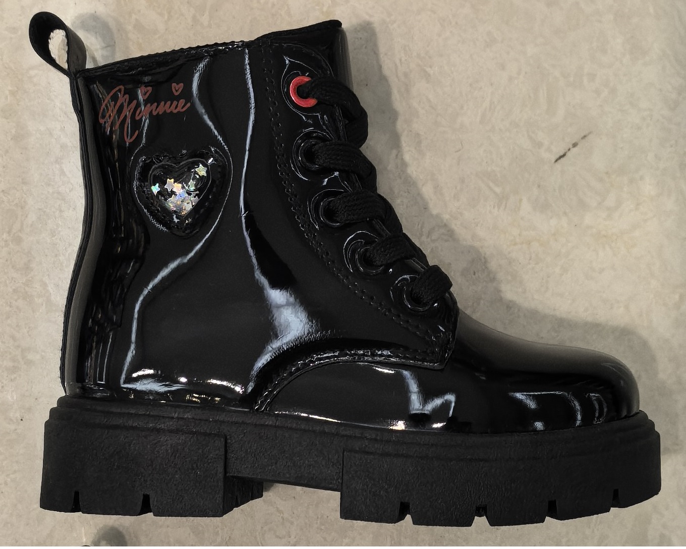 Kis Causal Boot