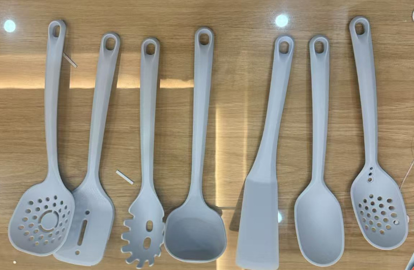 7-piece kitchenware set