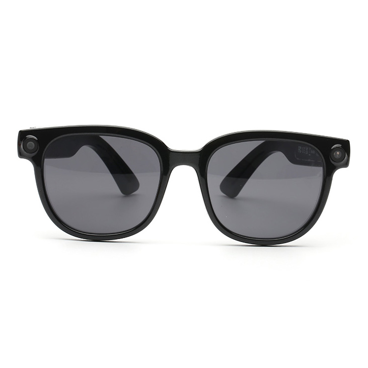 Sunglasses capable of taking picture