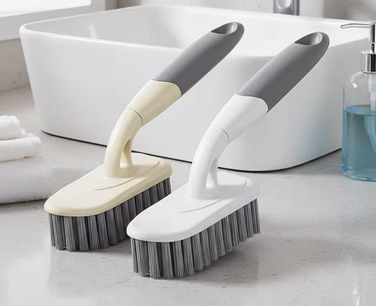Cleaning brush