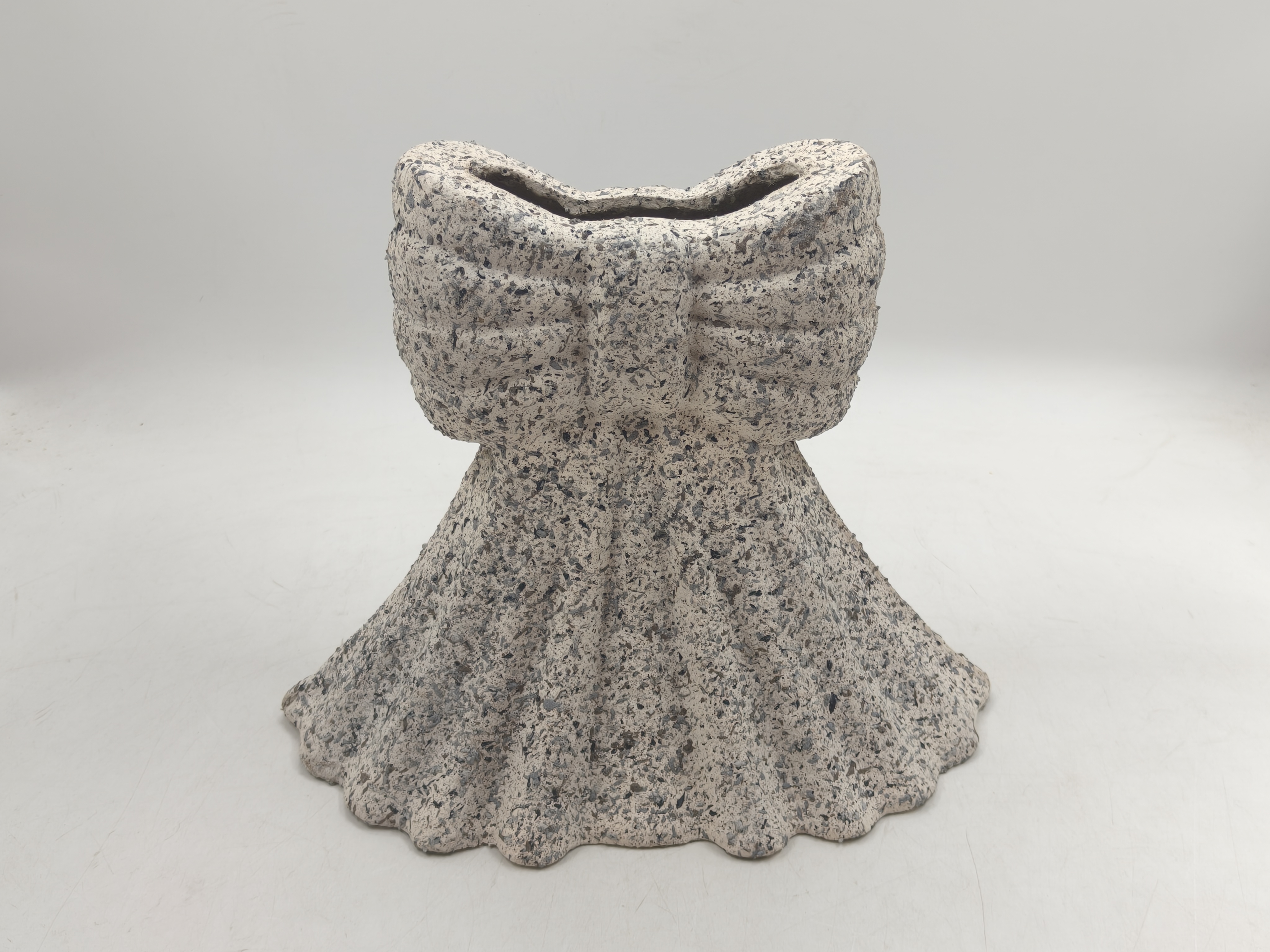 GRS Recycled paper mache paper pulp vase