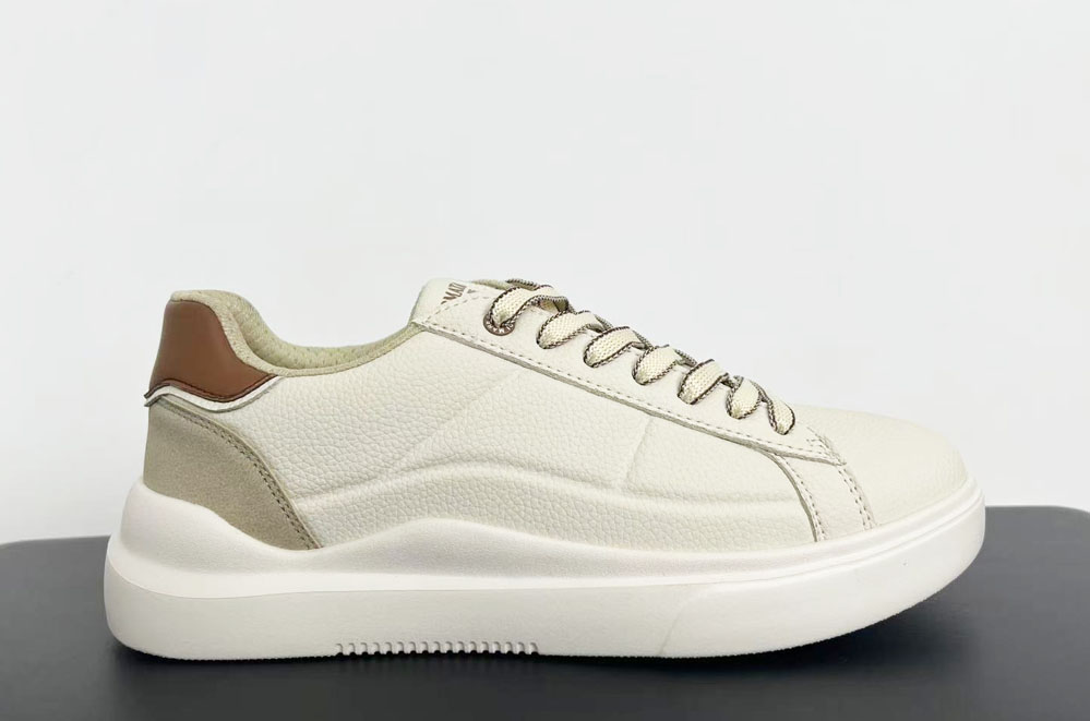 Casual shoes