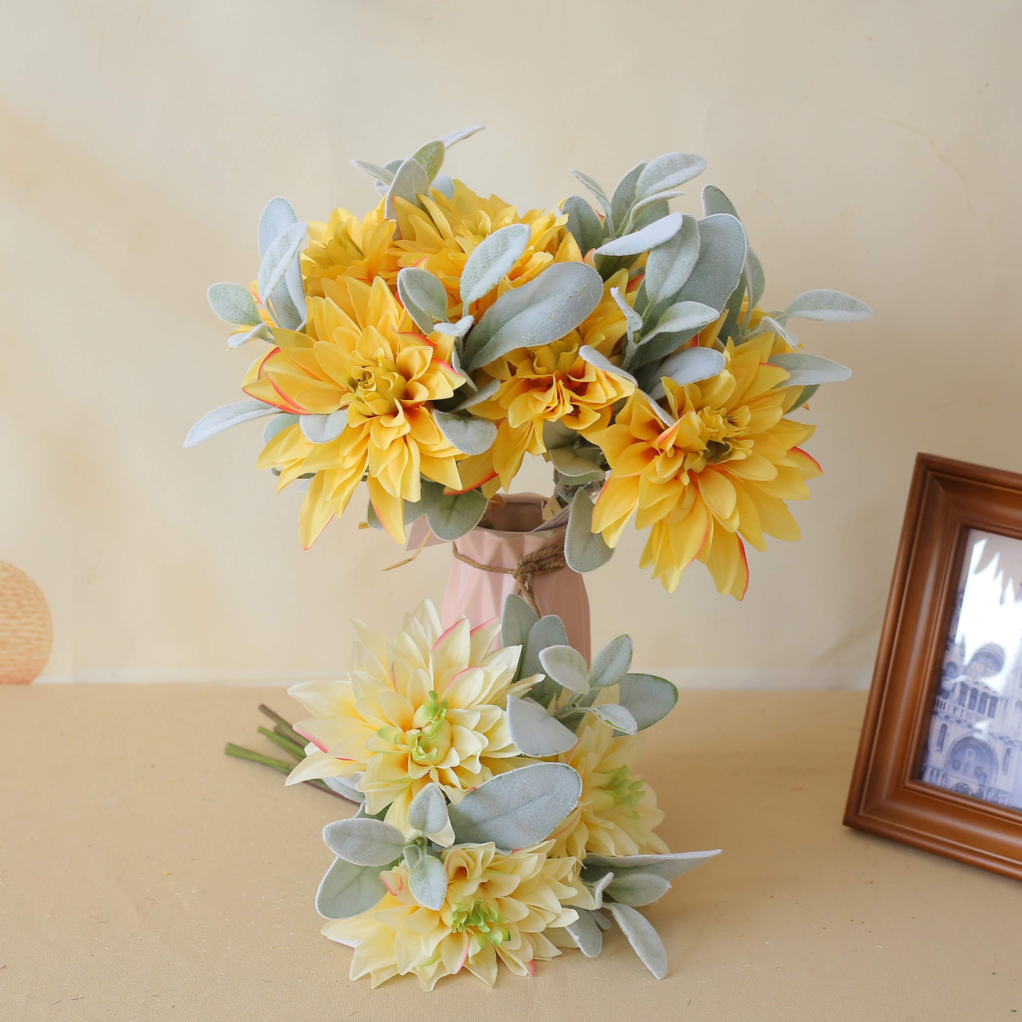 Dahlia+Rabbit Ear Leaf Bundle