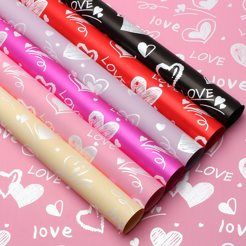 Waterproof BOPP Flower Wrapping Paper with Heart Print for Bouquets Gift Packaging