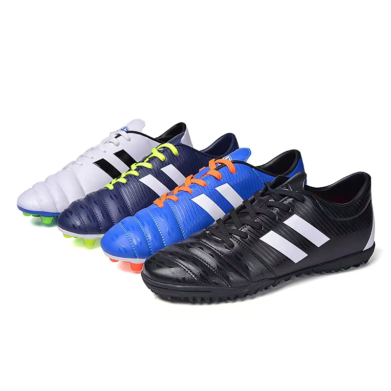 Indoor football shoes