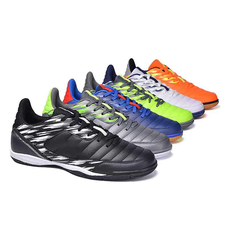 Indoor football shoes