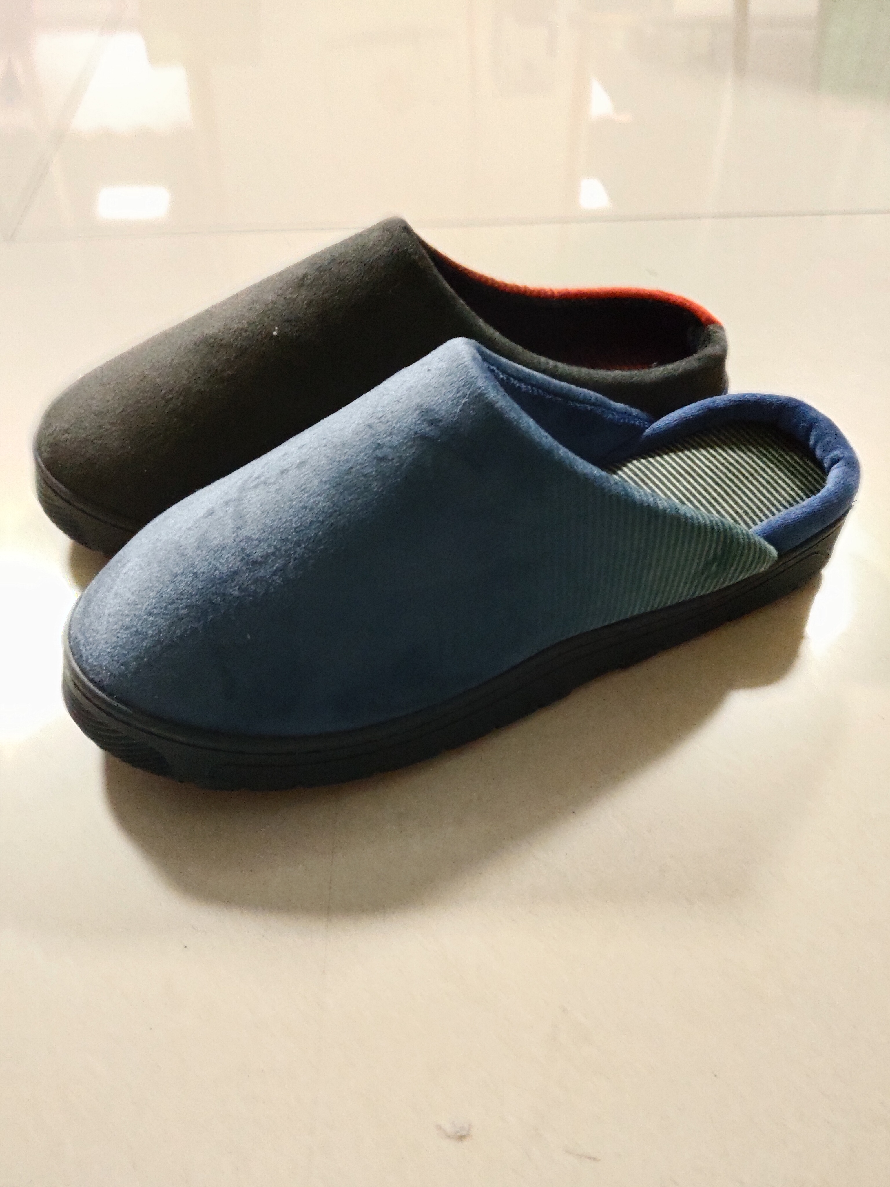 Indoor shoes