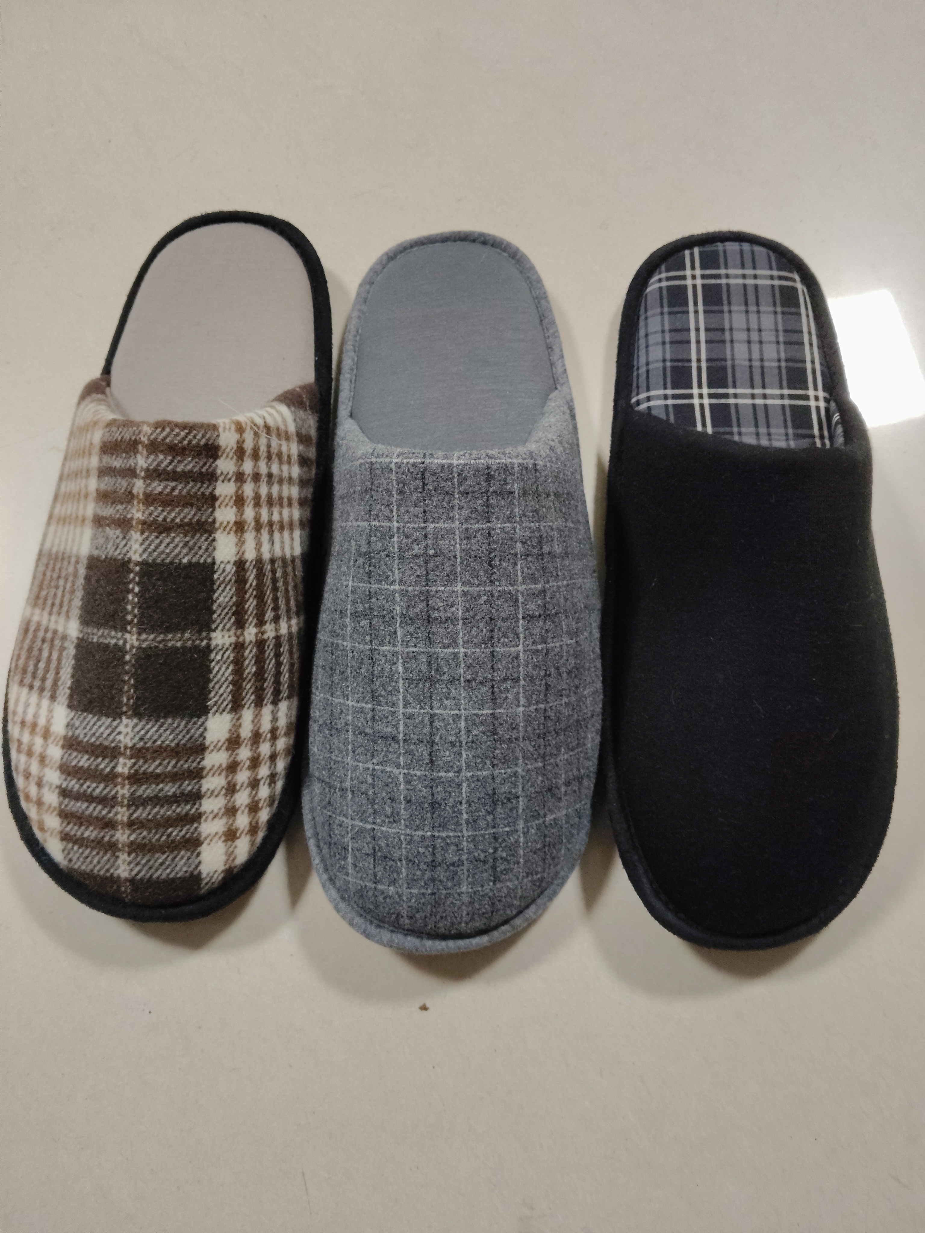 Indoor shoes