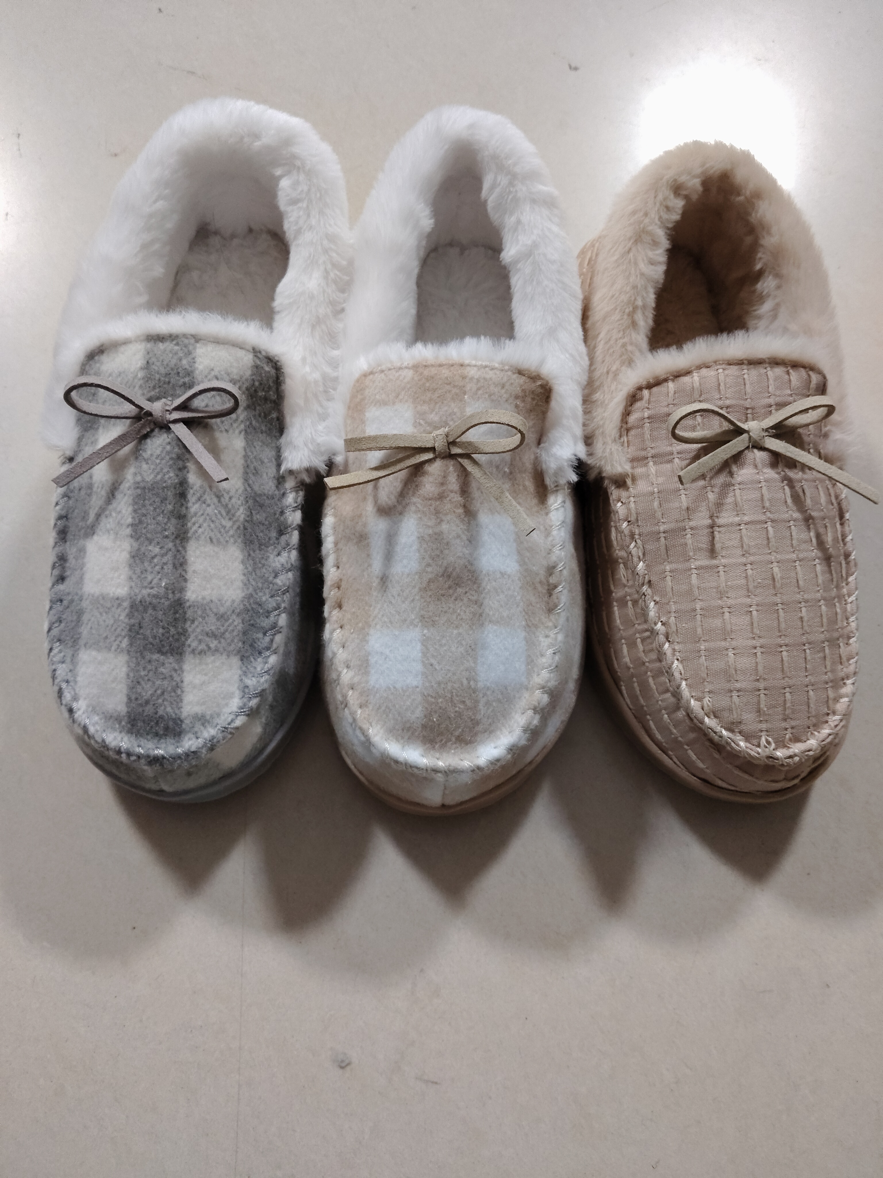 Indoor shoes
