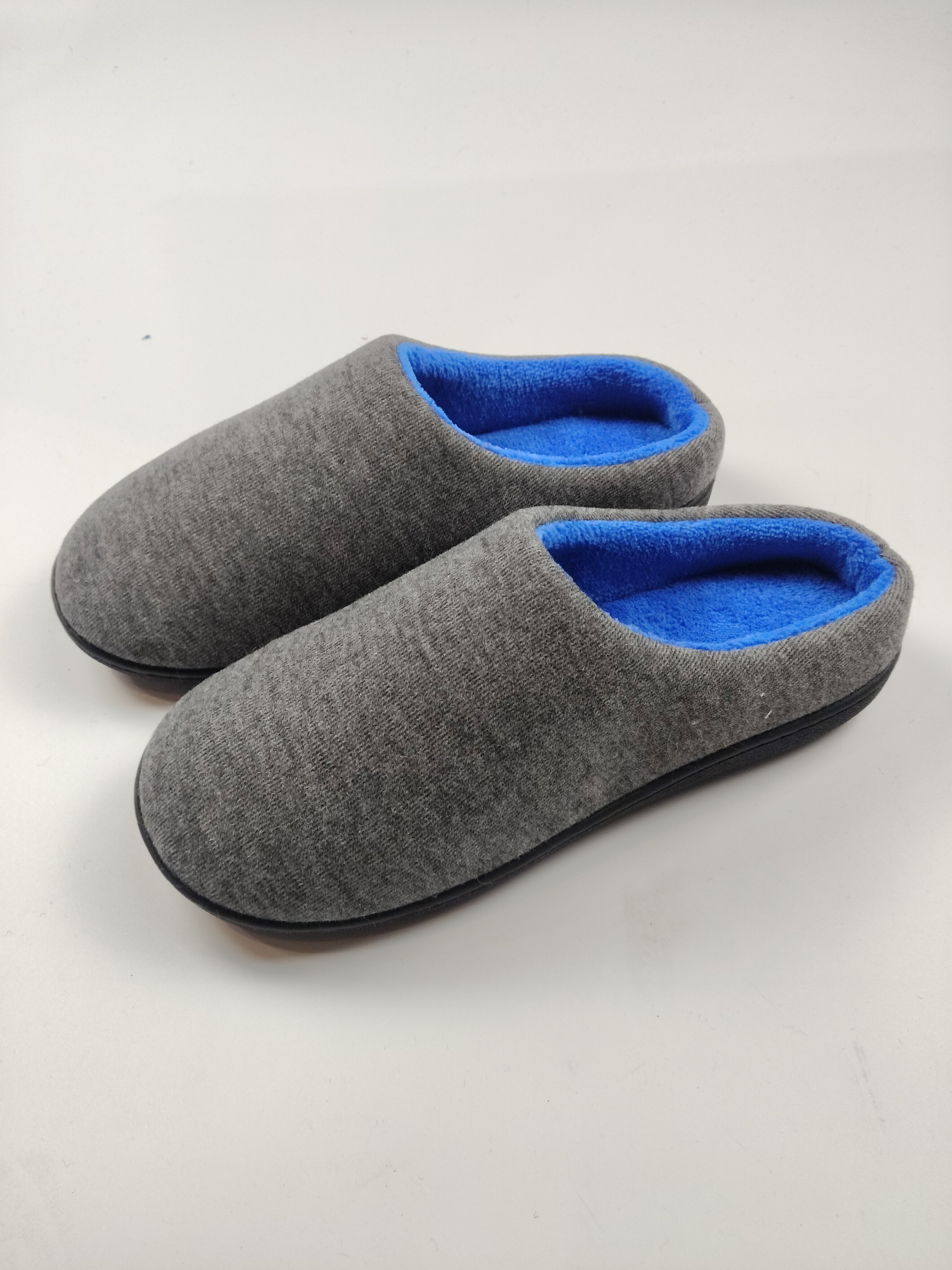 Indoor shoes