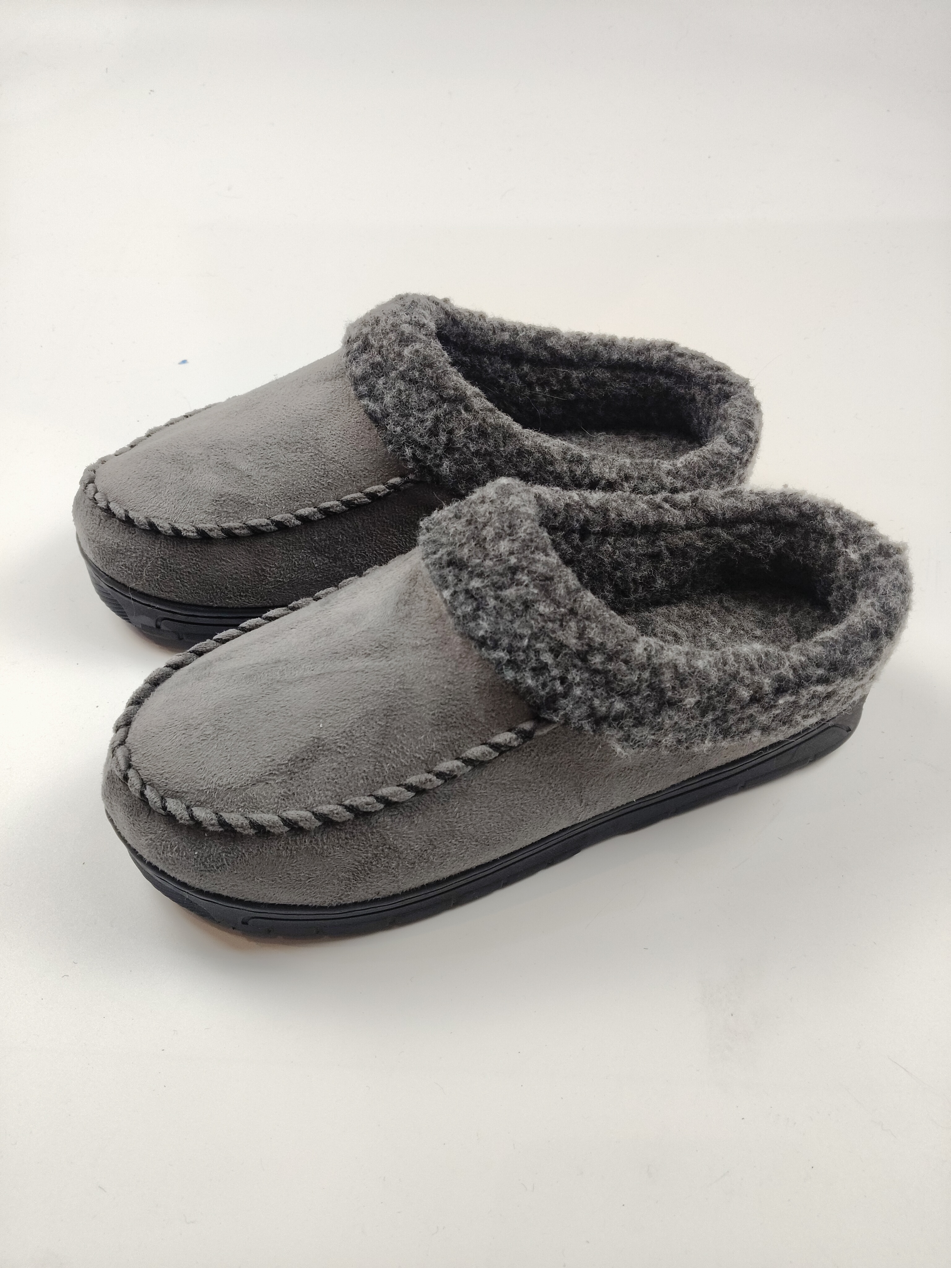 Indoor shoes