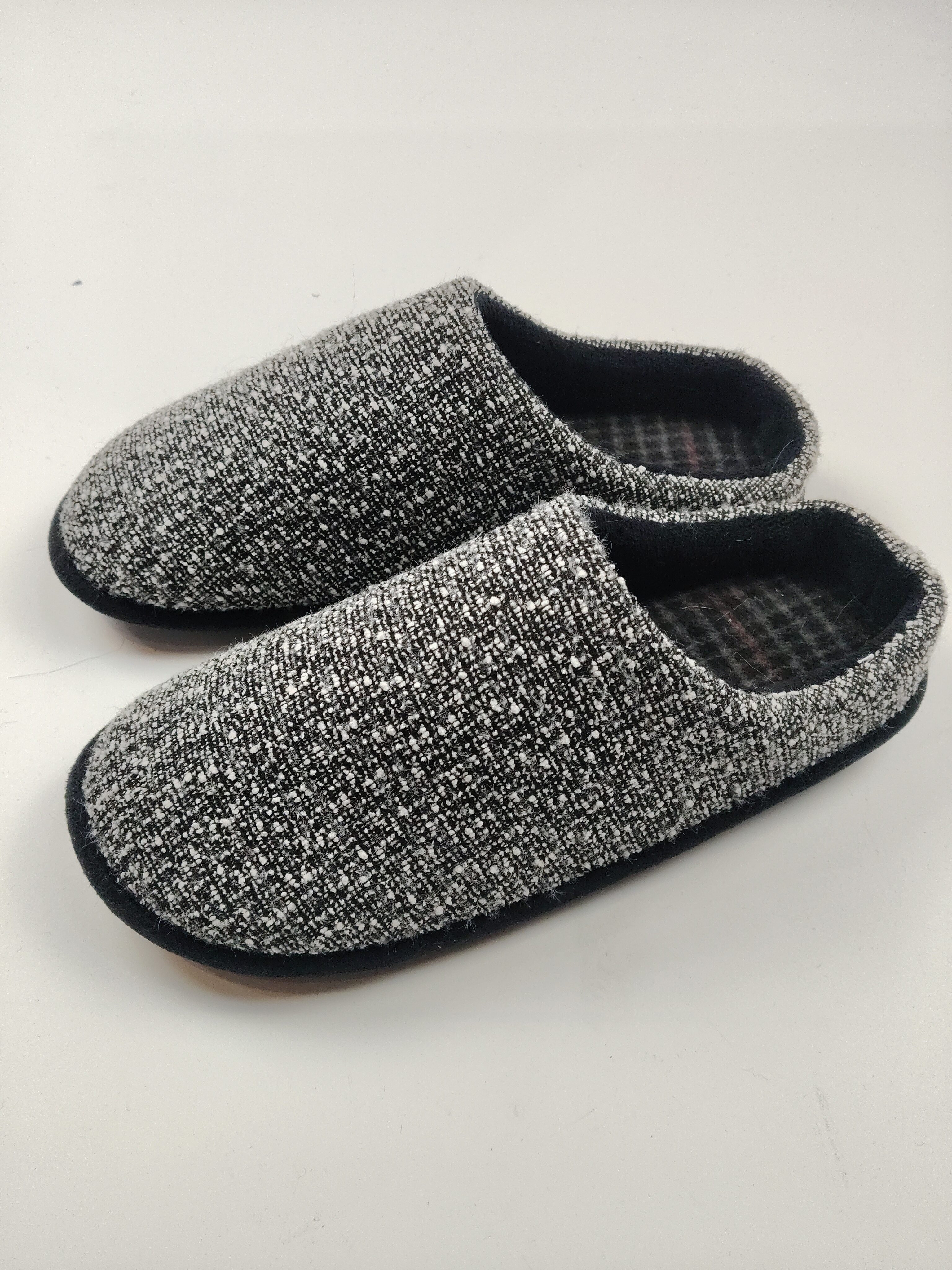 Indoor shoes