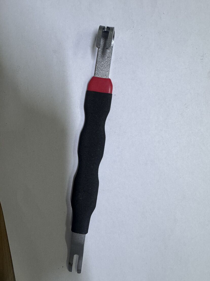 Double Ended Pry Tool