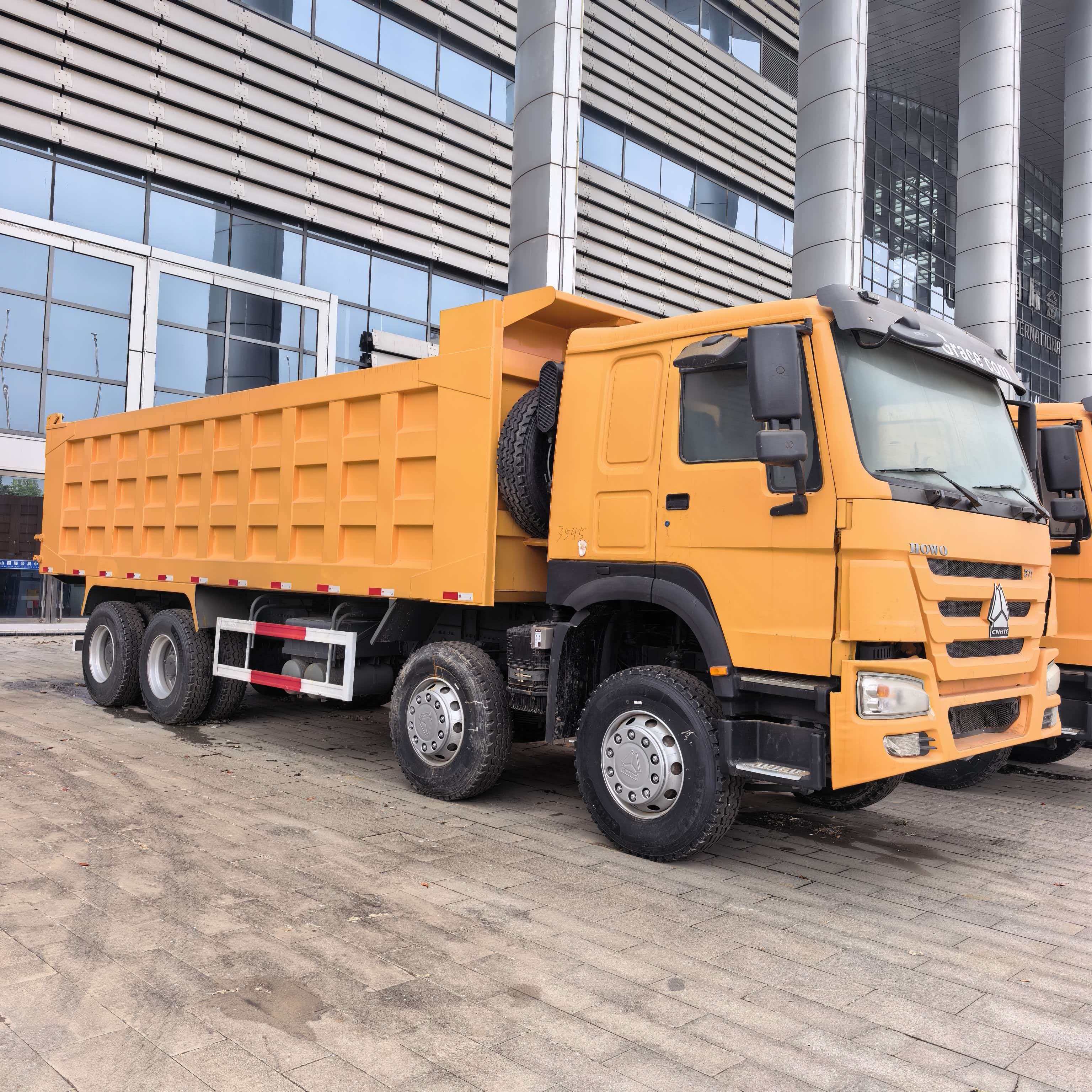 Exported SINOTRUK HOWO 8X4 Dump Truck