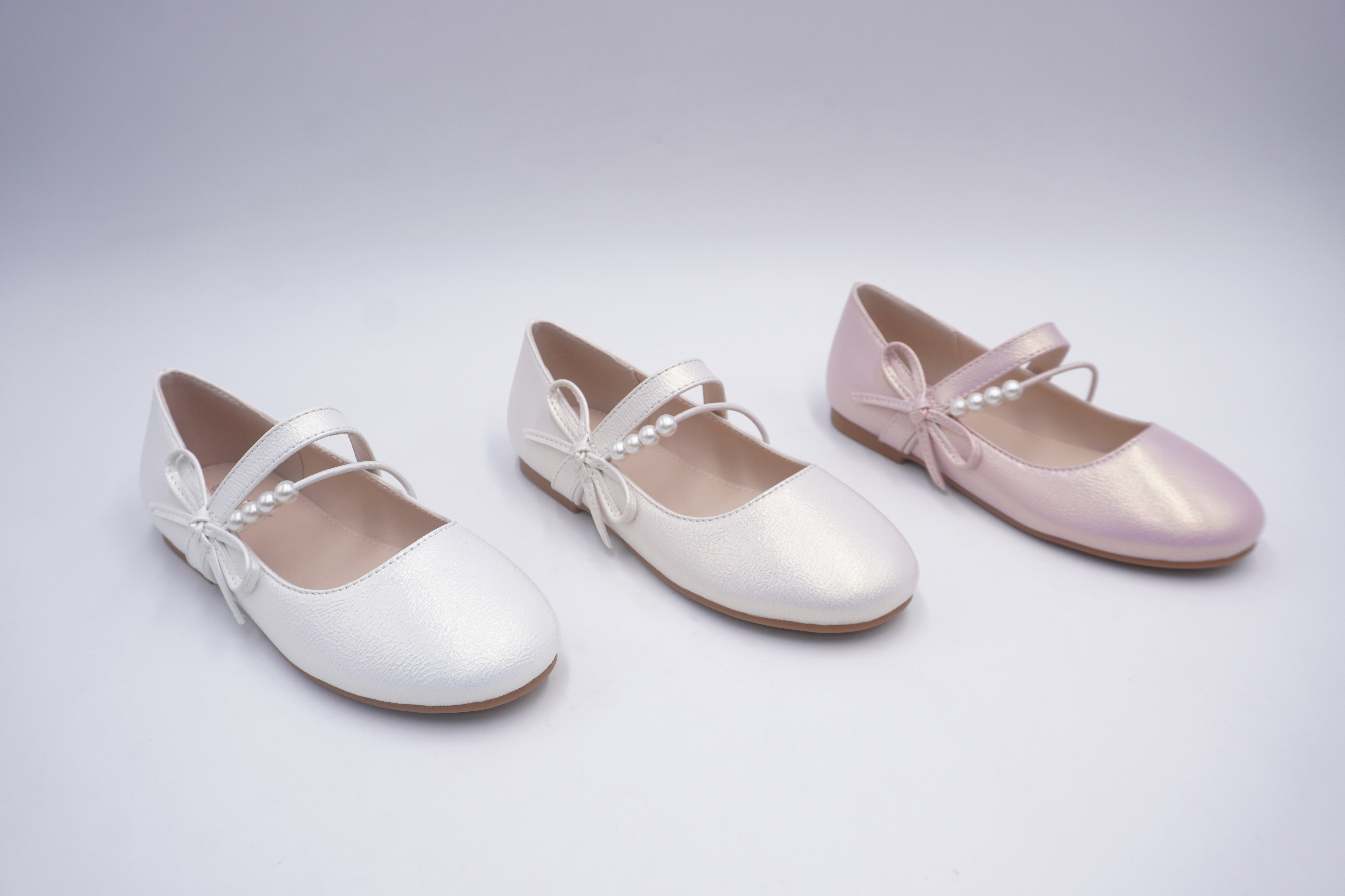 Girl's pearl bow-knot ballerina