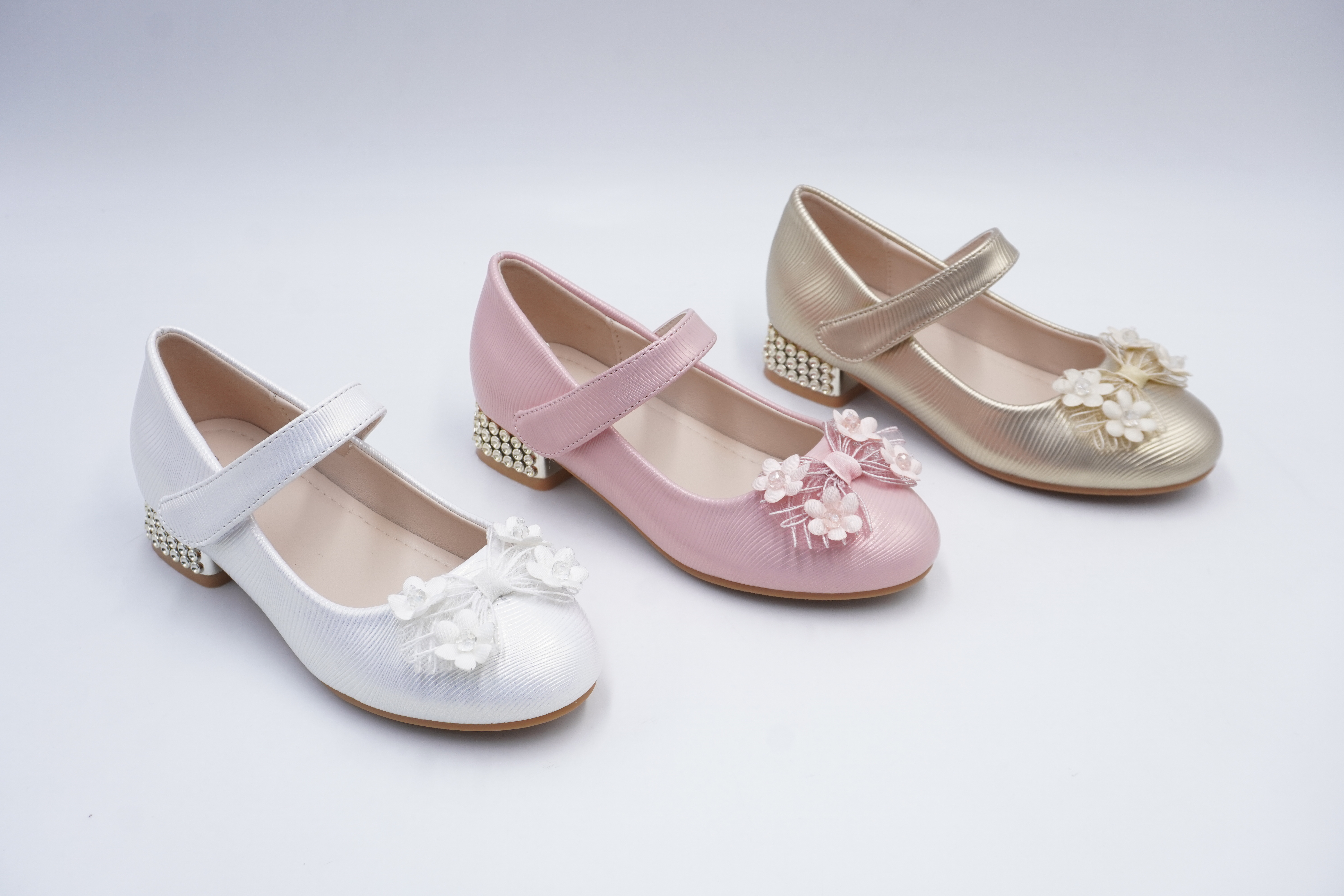 Girl's bow-knot heel