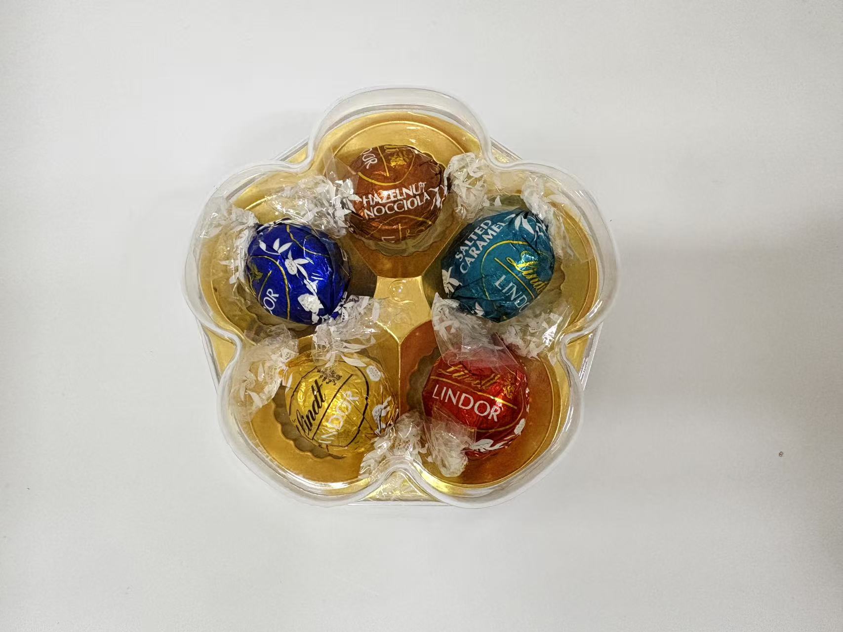 5 pcs flower shaped chocolate