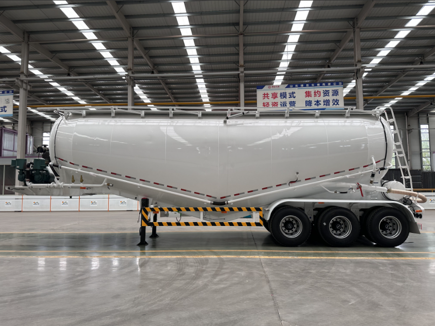 Bulk Cement Semi-Trailer